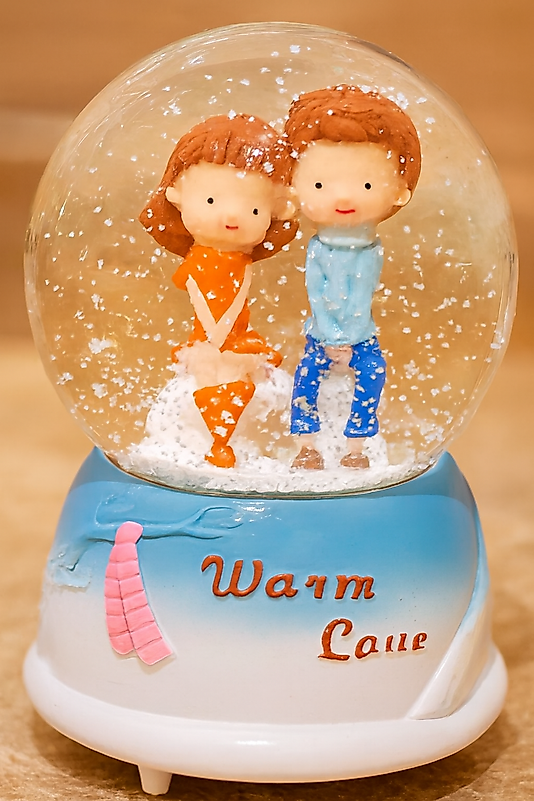 Warm Love Kar Küresi